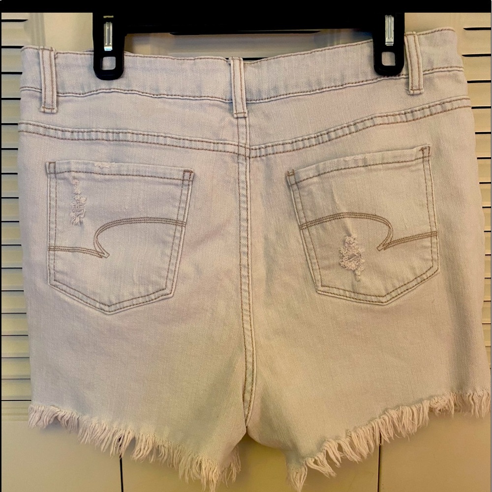 Women’s High Waisted, Stretchy Jeans Shorts, Size 16.